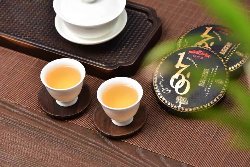 #普洱茶# #茶生活# 冰中岛新品1700‭青饼，1