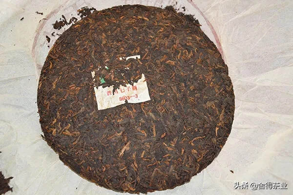 90年代下关泡饼老熟茶，厚棉纸包装，陈香滑润，厚浓柔