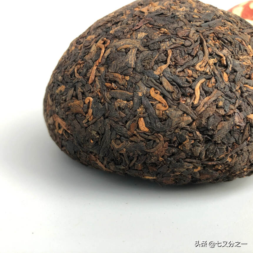 05年郎河熟沱，品质不多介绍
250克一个，口感
甜