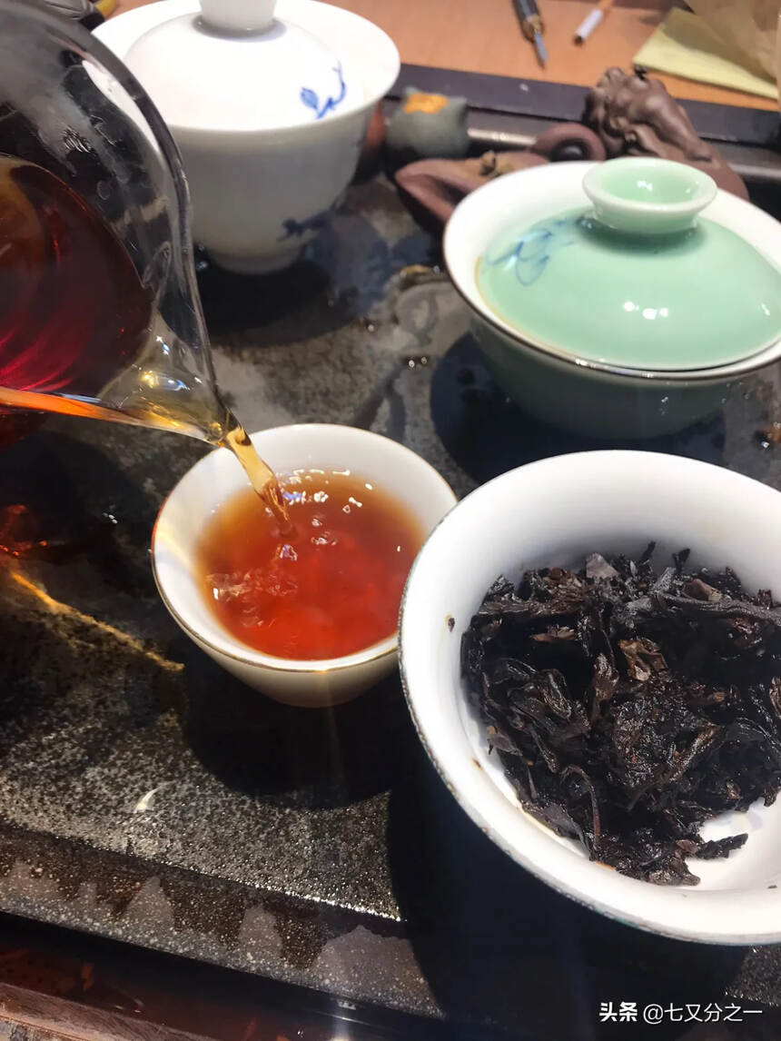 80年代老易武茶饼生茶中茶88青
极稀有的一款纯易武