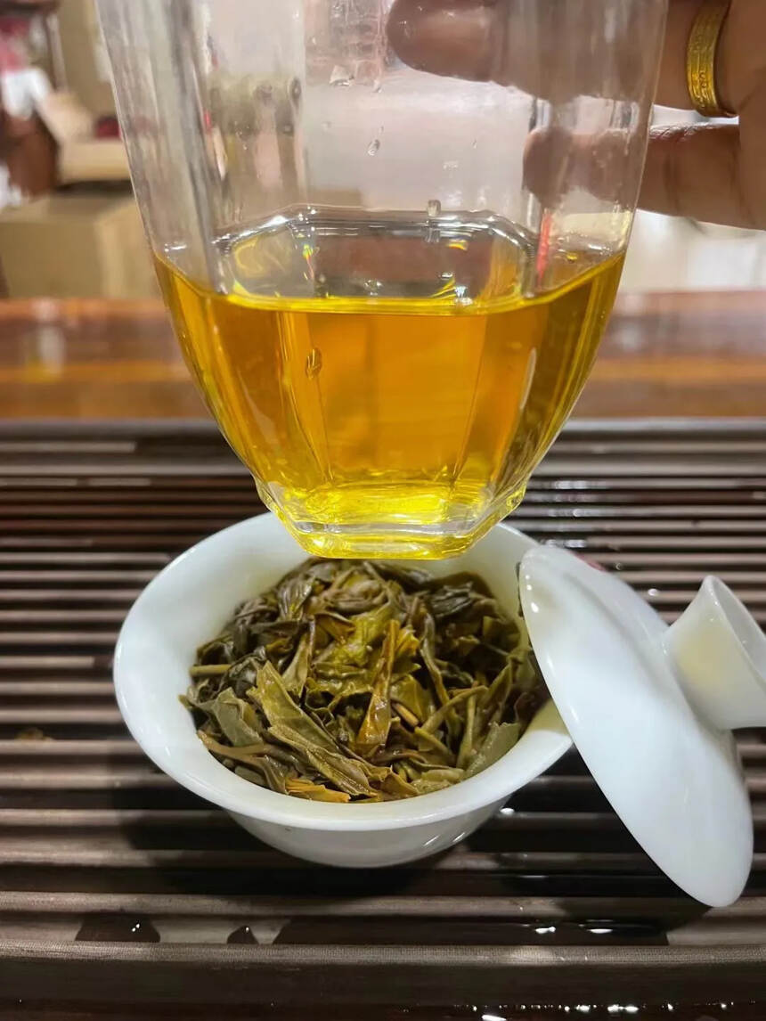 曼松王子山茶是特级贡茶，仅供皇上享用和作为礼品送外国