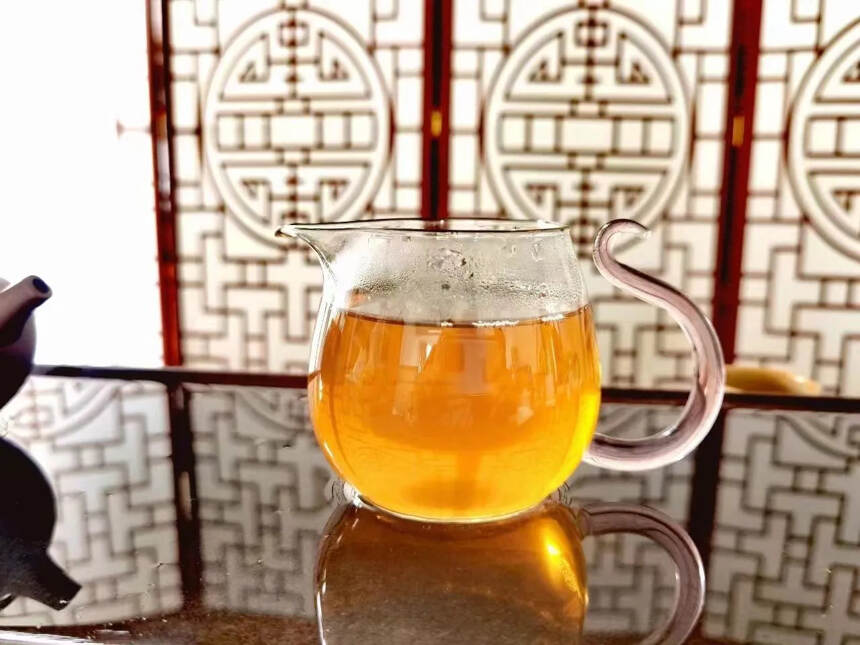 今大福2015年经典特优，难得的云南仓中期茶，淡烟香