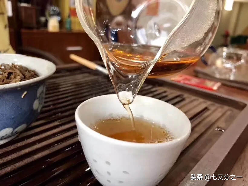 04年台湾大友传承银豪沱生茶
大友限量早期临沧茶廠订