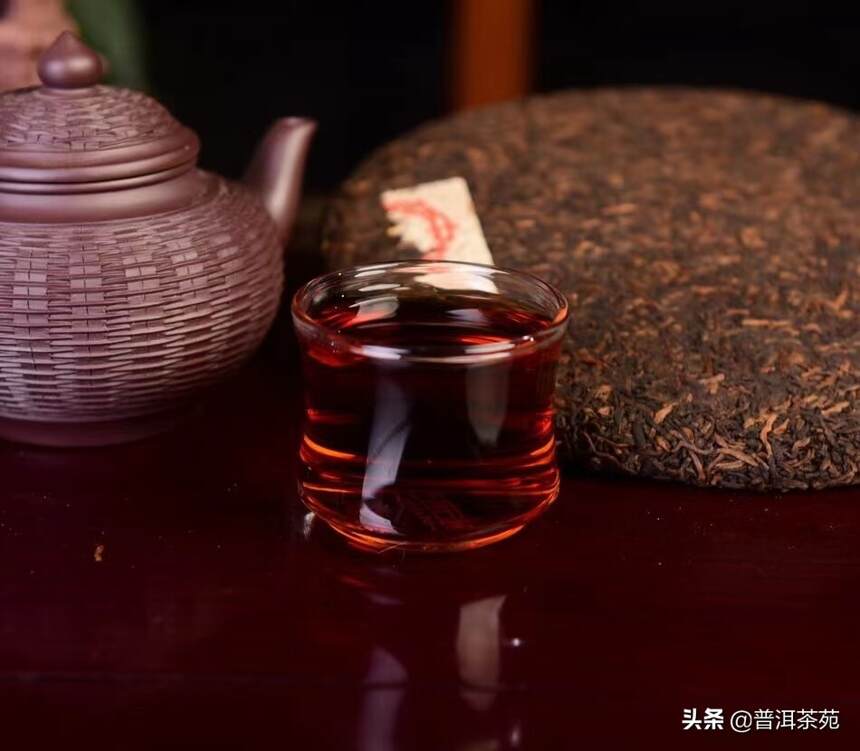 1992年中茶黄印熟茶，357克/片，仓储好，口感好