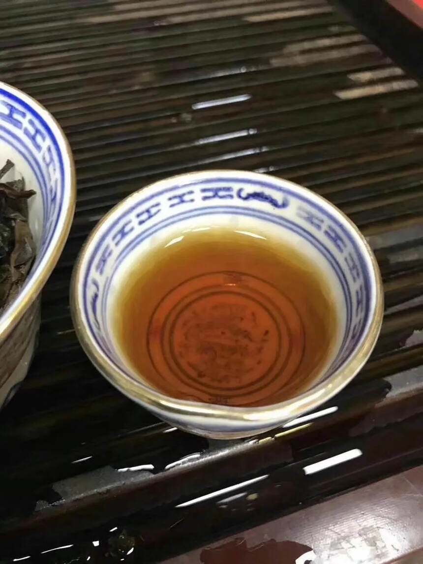 95年香港义安茶砖老茶250克，樟香老茶，顺滑沉香。