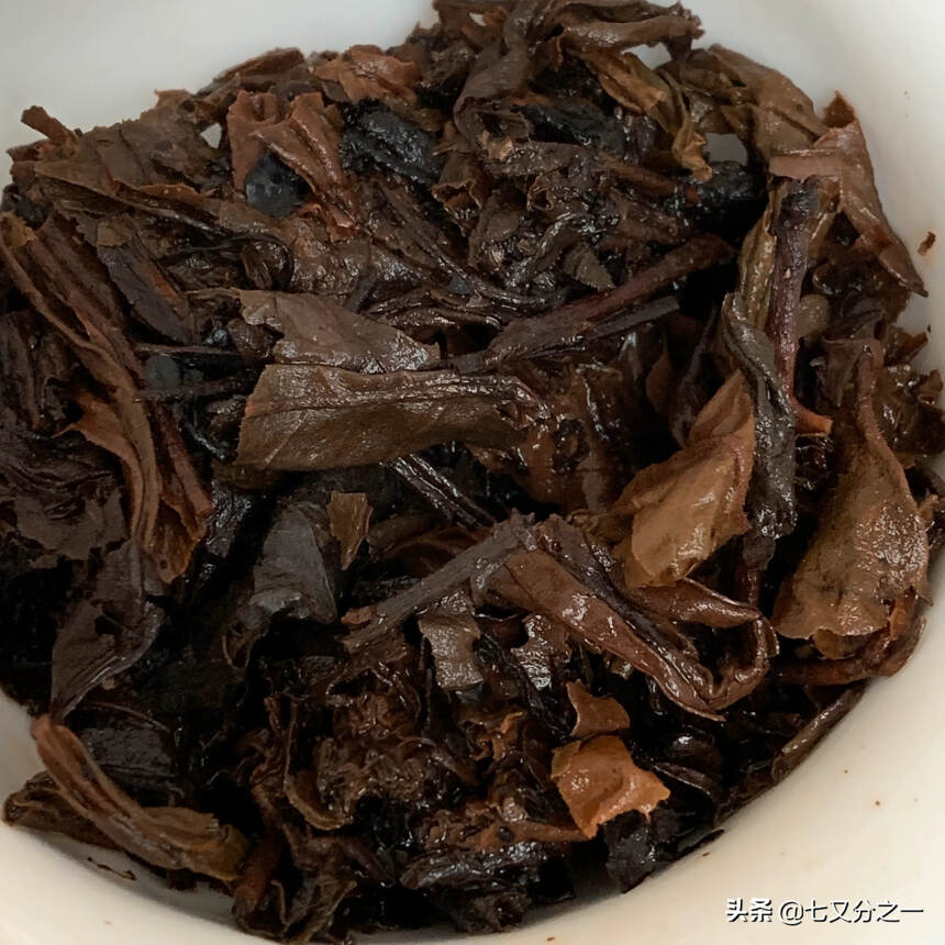 98年老生砖
干仓陈化，陈香足，回甘持久