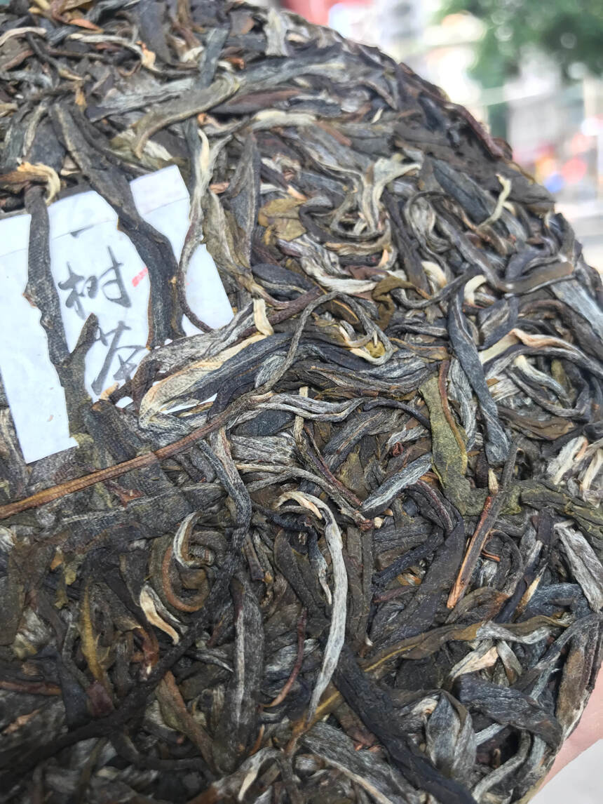 薄荷塘的古树茶可以说是易武地区普洱茶的巅峰代表。这里