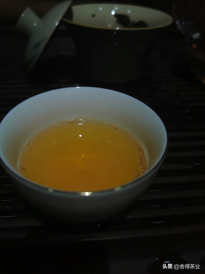 2005年易武正山野生茶，小饼，每饼净重250克。