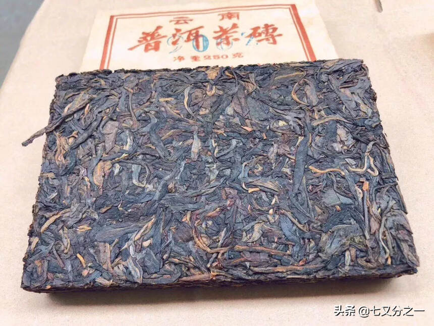 普洱茶砖老生茶
冰糖甜干仓高香 
95年的9062生