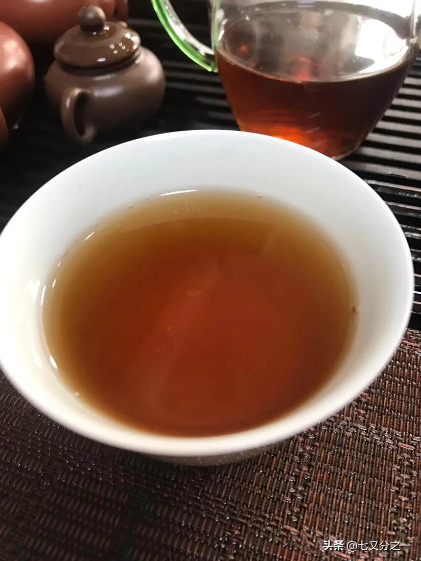 94年格纹纸7542绿印老生茶，
昆明纯干仓，茶气足