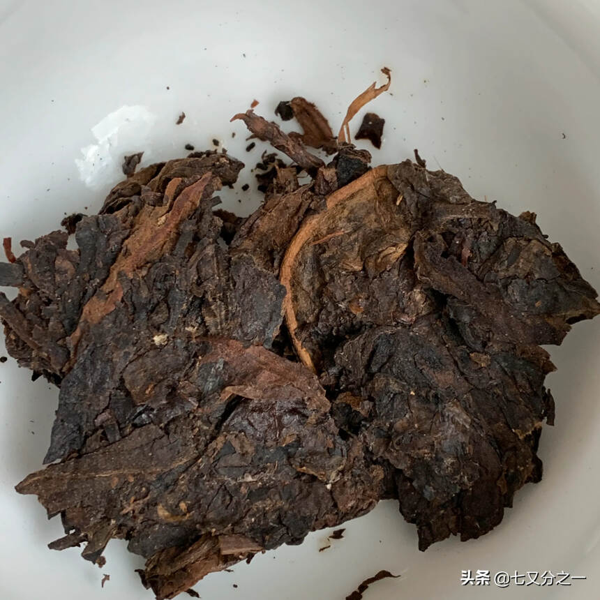 98年老生砖
干仓陈化，陈香足，回甘持久