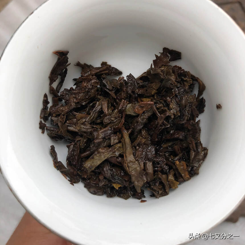 两公斤老茶砖！
布朗古树茶料！
耐泡王