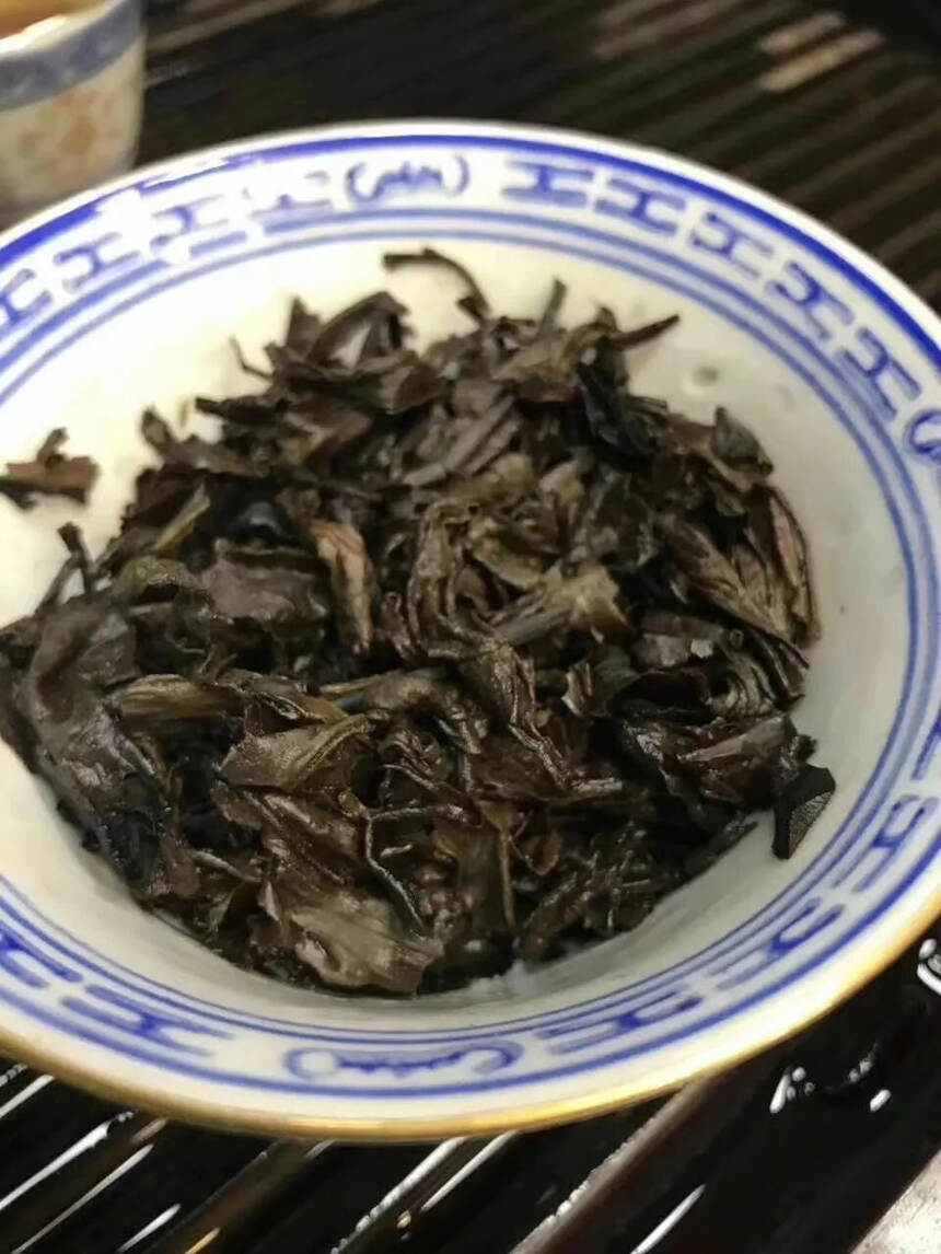 95年香港义安茶砖老茶250克，樟香老茶，顺滑沉香。