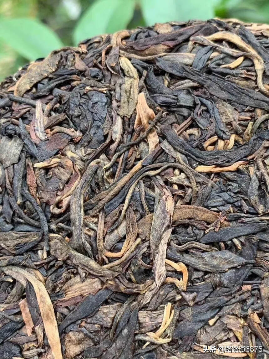 2014年景迈山大树，生茶，357克/片，7片/提，
