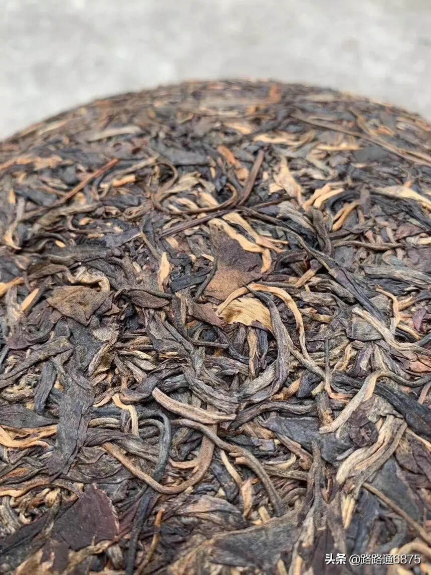 十六年纯干仓老生茶，2004年易武麻黑古树茶，这款茶