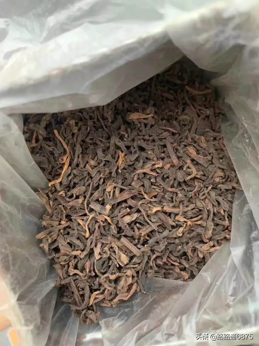 90年代普洱茶熟茶，铁罐装，180克/罐#茶生活#