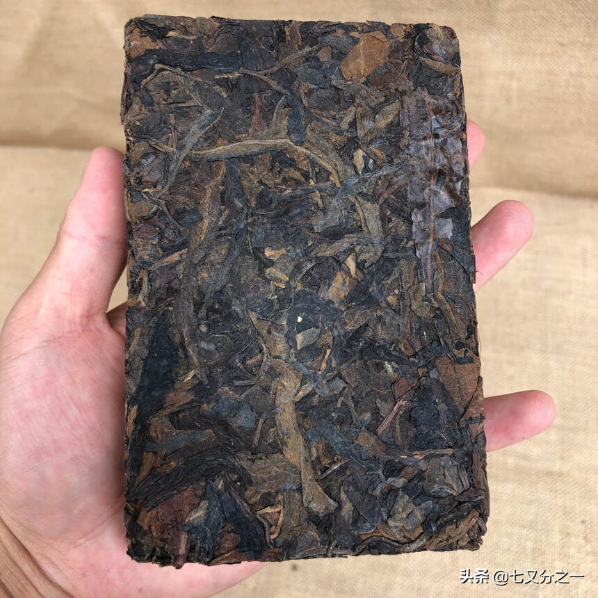 80年代可以兴老生砖
陈味十足，早期老茶厂的经典作品