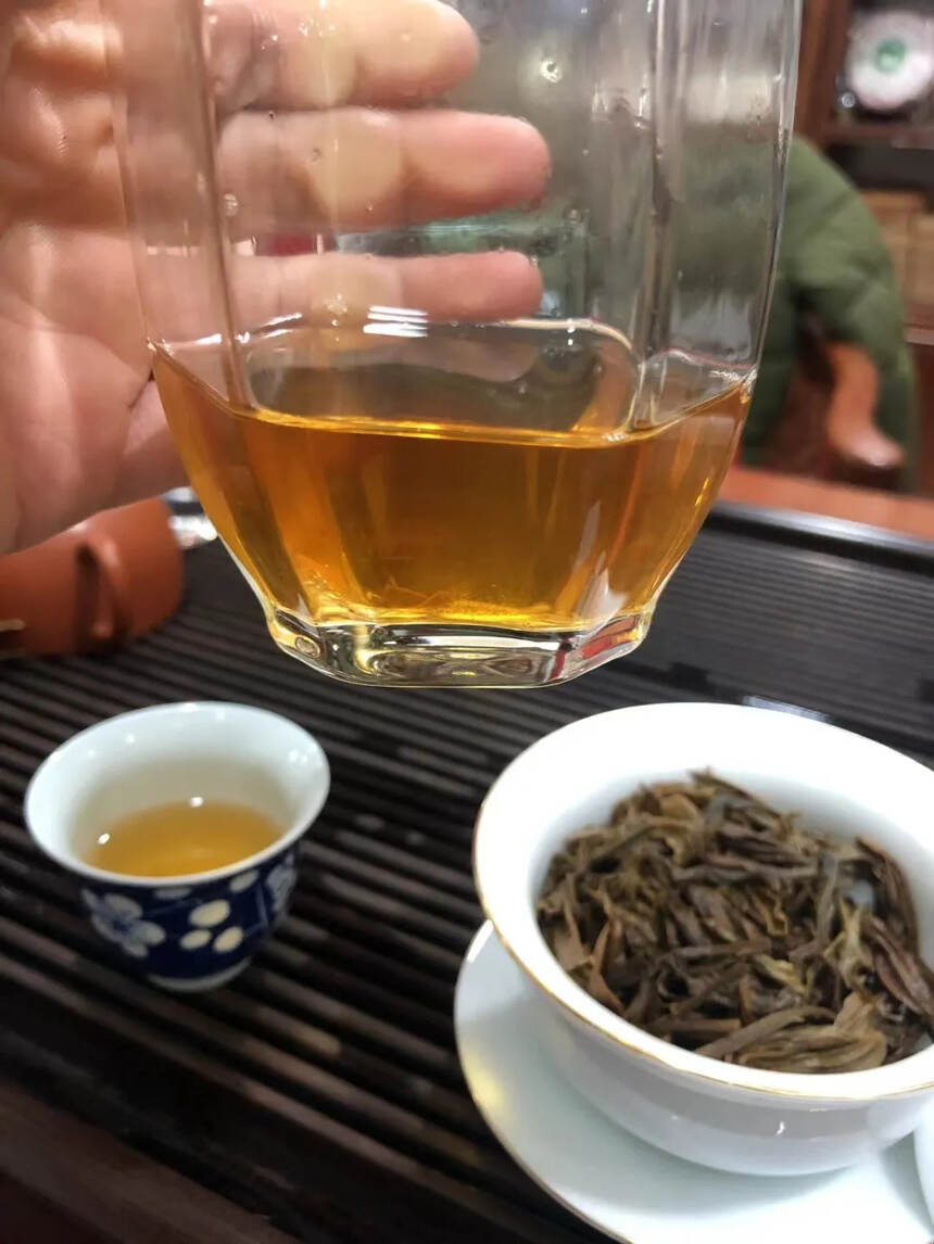 2016年黎明茶厂
皇茶，茶气足，重点烟味重#广州头