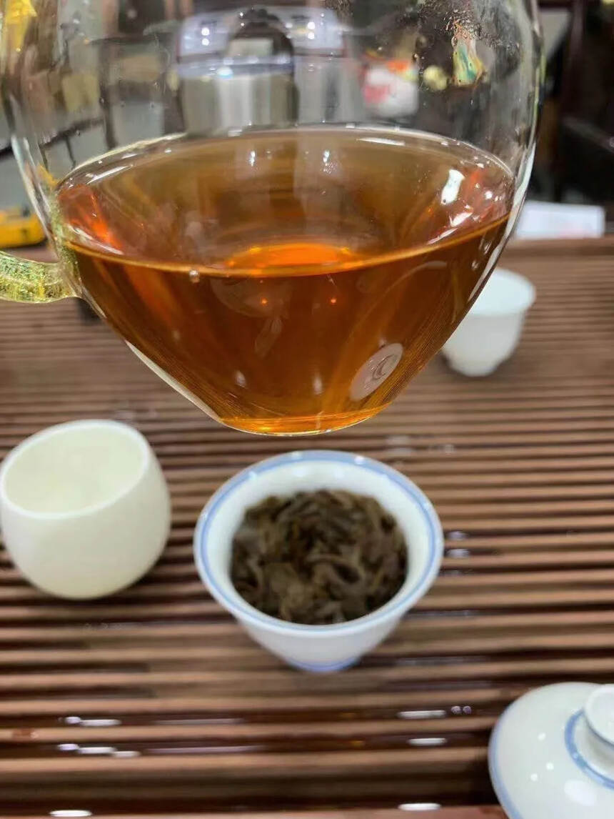 02年班章古茶 #茶生活# #喝茶# #茶#