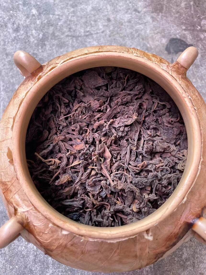 97同庆罐子茶 古树班章料 茶味重，汤色透亮品质熟茶