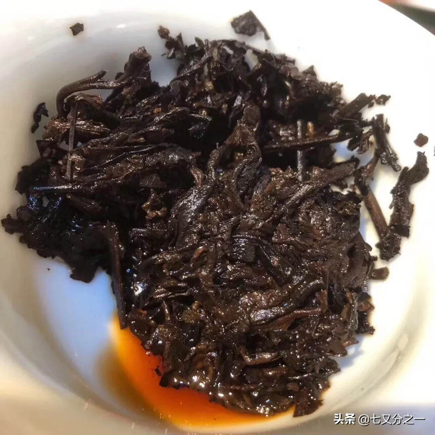 2000年小红印甲级熟饼，大饼型，勐海味老熟茶，已出