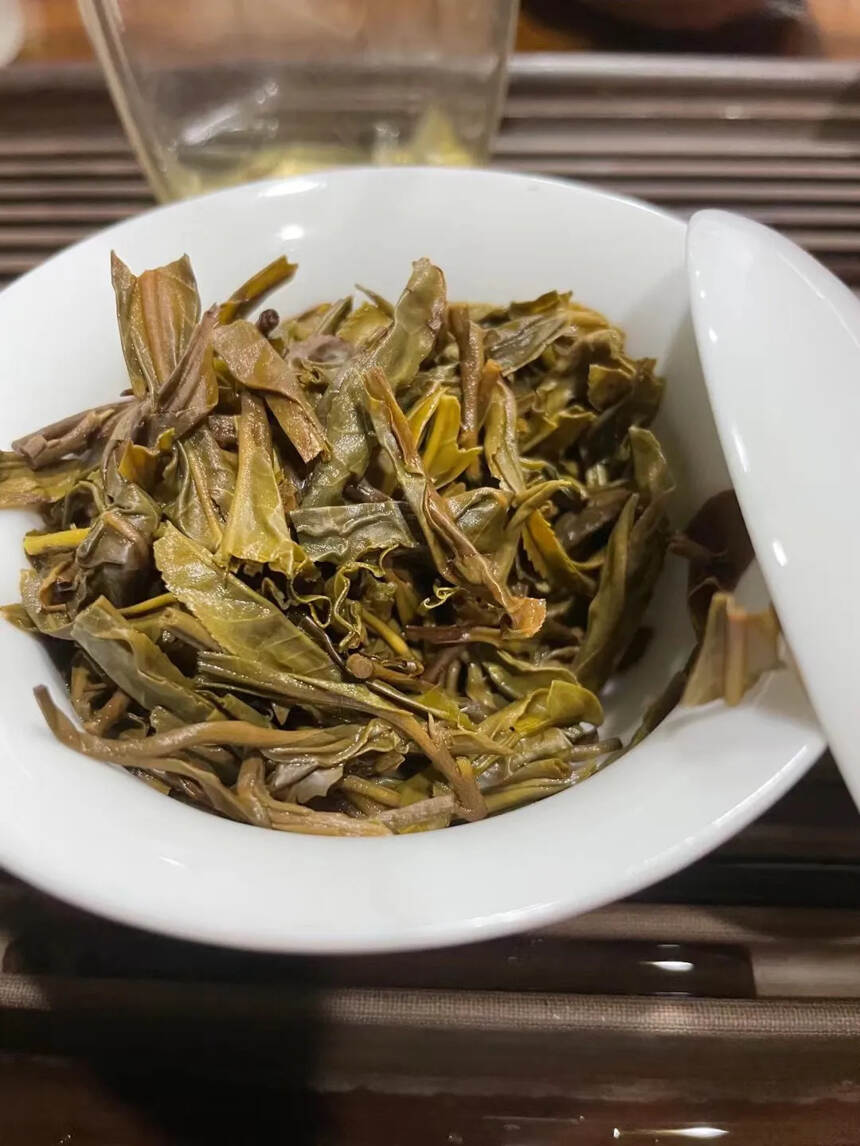 曼松王子山茶是特级贡茶，仅供皇上享用和作为礼品送外国