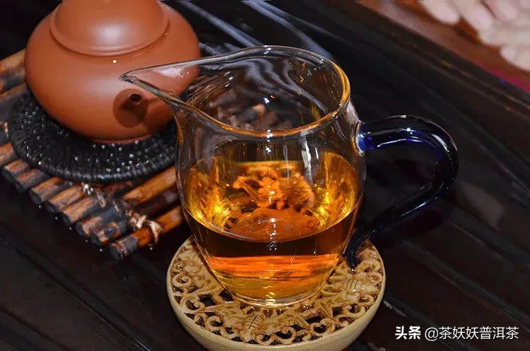 02年易武斗茶大会茶王青饼，易武正山生态古树茶原料制