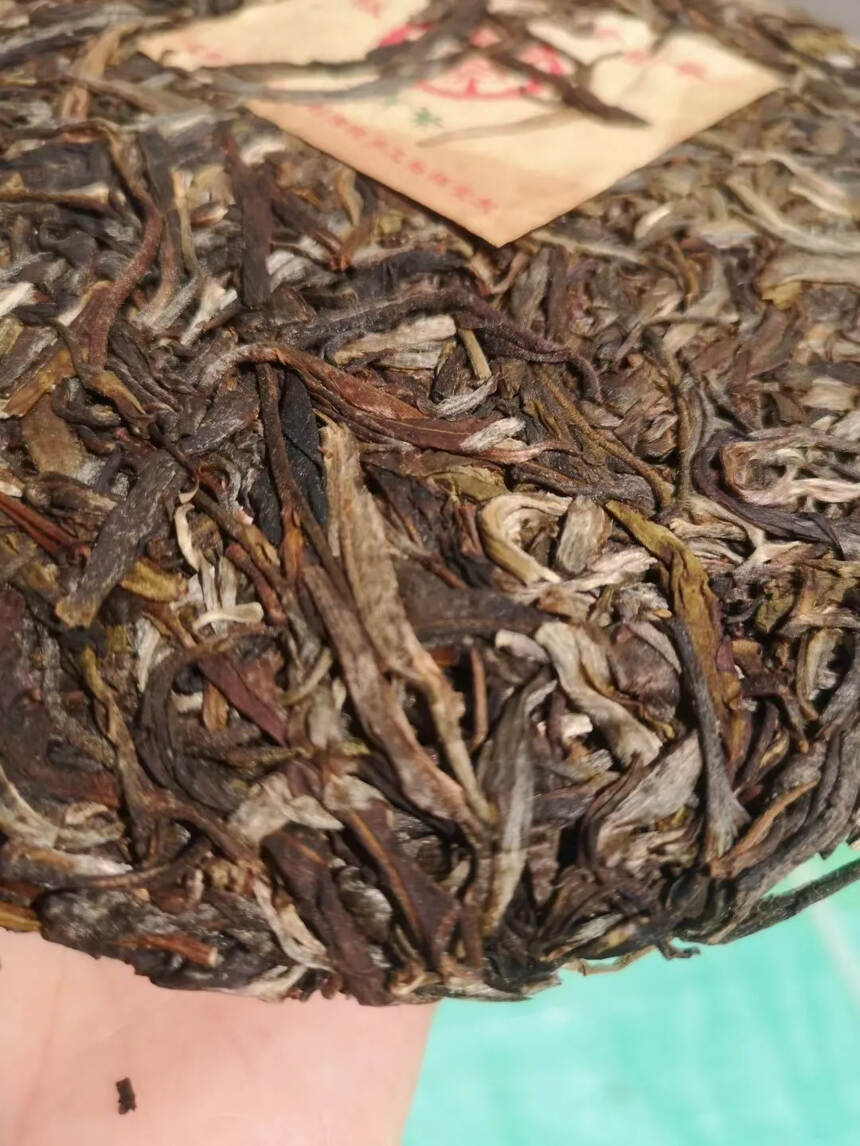 2006年倚邦生饼357克，一件42片小件竹筐装#茶