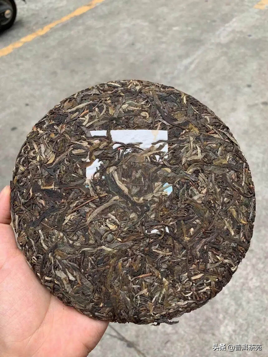2019年八角亭【黎明之星】这款茶选料为布朗山5年陈