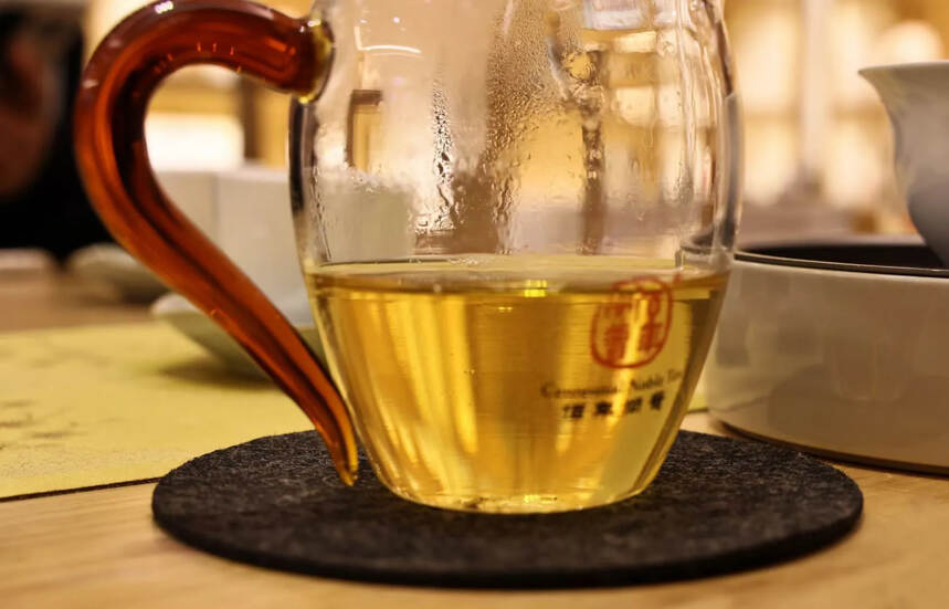 #佰年尚普# 
新品预售：【轻翠】
茶品属性：生茶