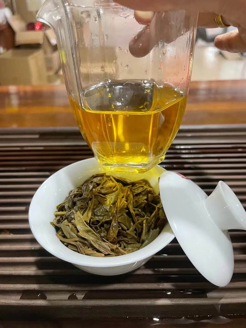 曼松王子山茶是特级贡茶，仅供皇上享用和作为礼品送外国