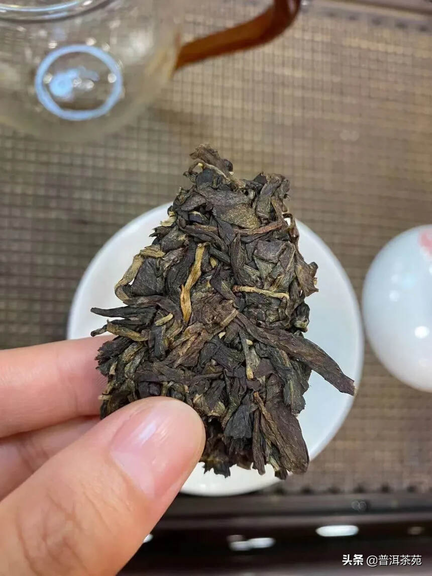 2004年景迈古树茶普洱生茶#普洱茶# #中国茶韵#