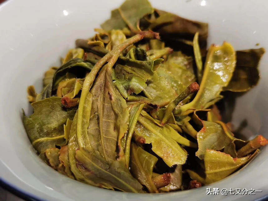 2020年曼松
茶汤细腻柔甜，吞一口茶汤，花蜜香充满