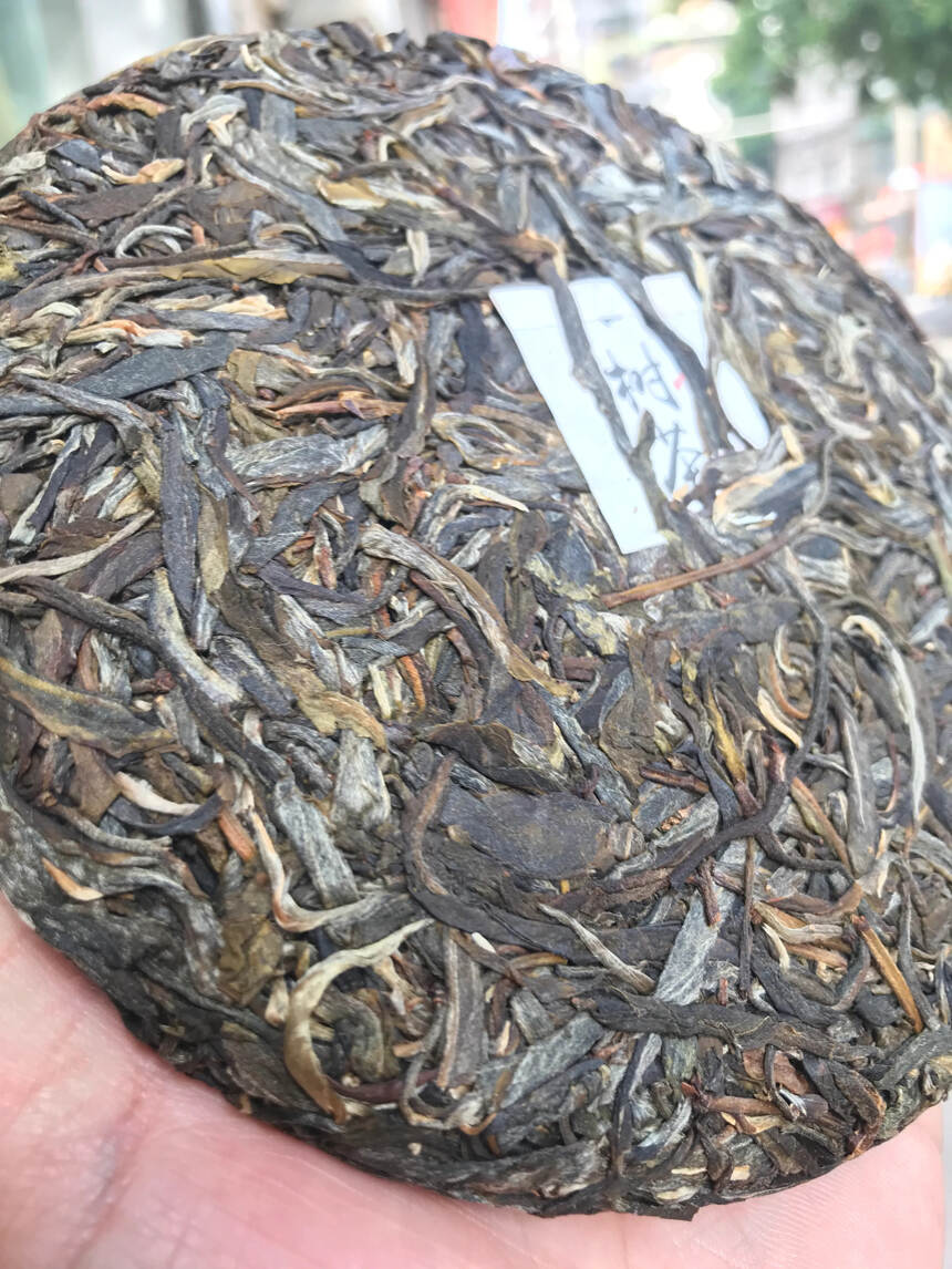 薄荷塘的古树茶可以说是易武地区普洱茶的巅峰代表。这里