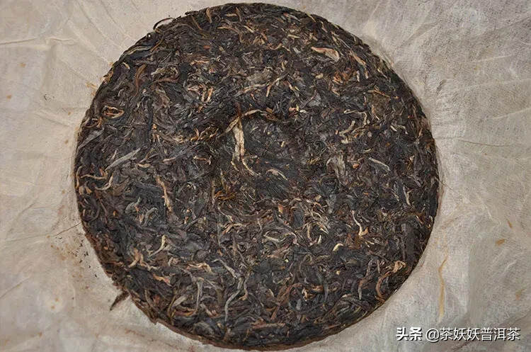 05年易武精品青饼，典型的高端易武茶，汤质饱满稠厚，