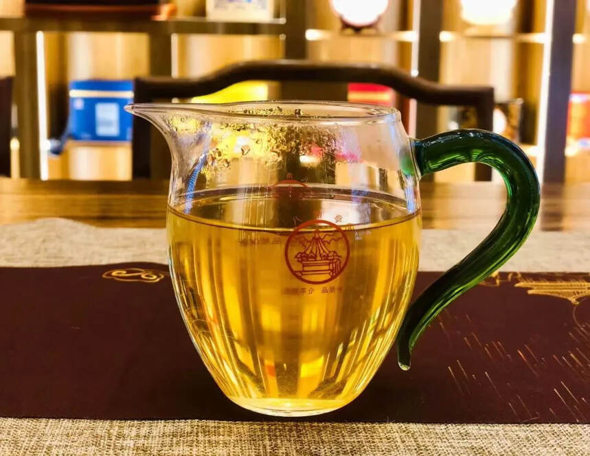 能迷皇帝能迷你的迷帝贡茶，近年被广大茶友追捧，八角亭