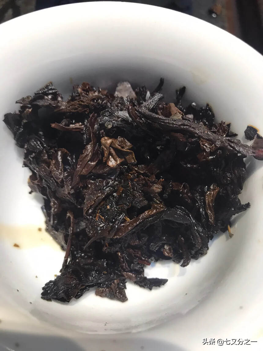 80年代老易武茶饼生茶中茶88青
极稀有的一款纯易武