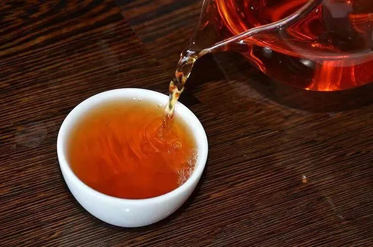 80年代云南同庆号老生茶。丰厚的内蕴加以岁月的磨砺，