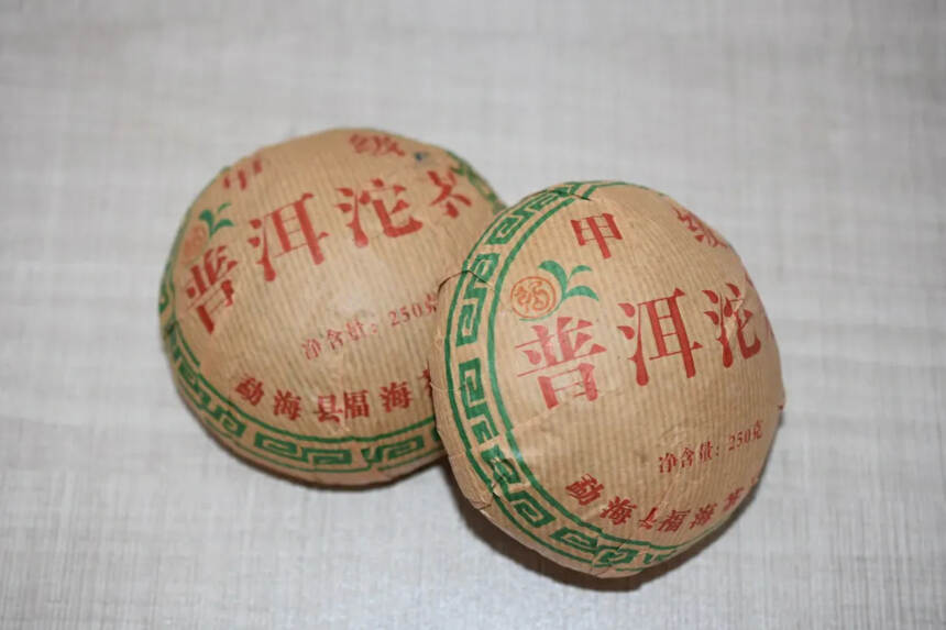 2007年福海甲级熟沱
福海茶厂明星产品，甲级熟沱。