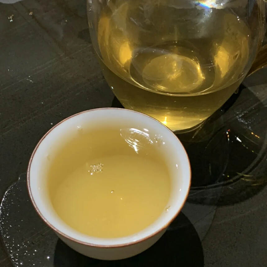 2017年老曼峨·古树黄金叶
茶农私藏
开汤后，香气