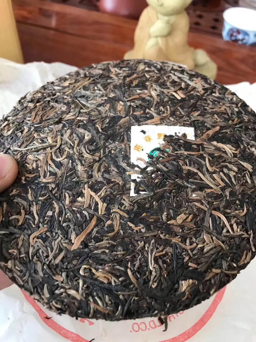 04年正品白菜 200克小饼 。点赞评论送茶样品尝。