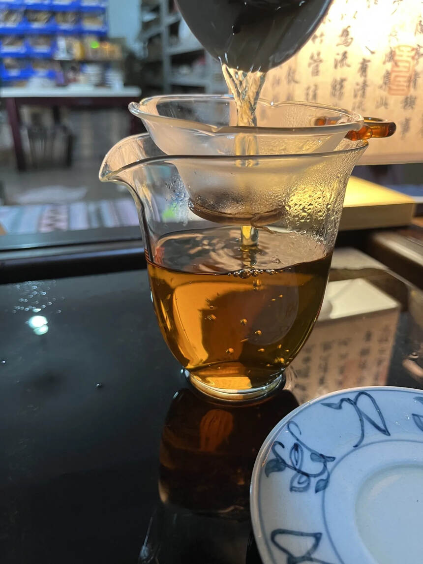 99年格纹纸小绿印八口中生茶，布朗山原料，茶味足香气