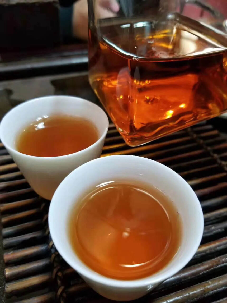 82年的老黄片砖 #普洱茶# #普洱# #普洱# #