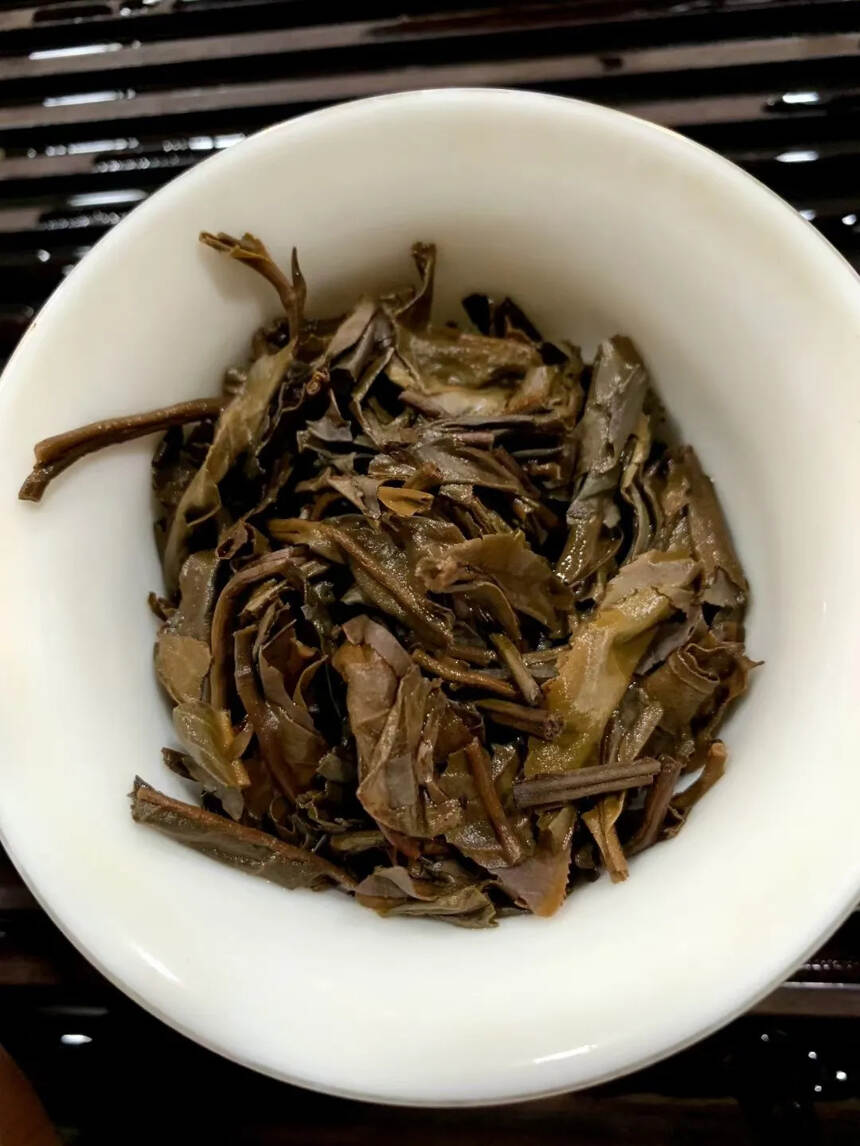 2010年永明茶厂石雨益昌号定制“富贵葫芦”生茶。点