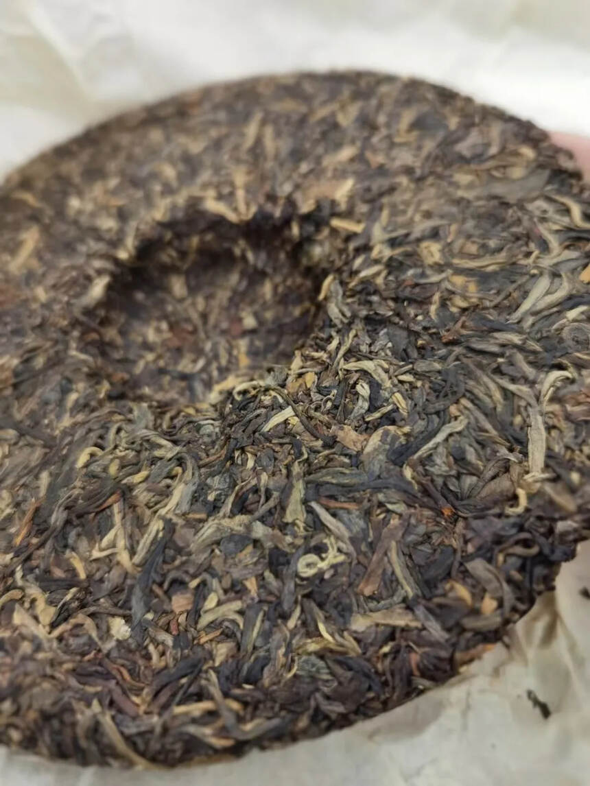 【名称】布朗山生态饼茶。#普洱茶# #普洱# #茶生