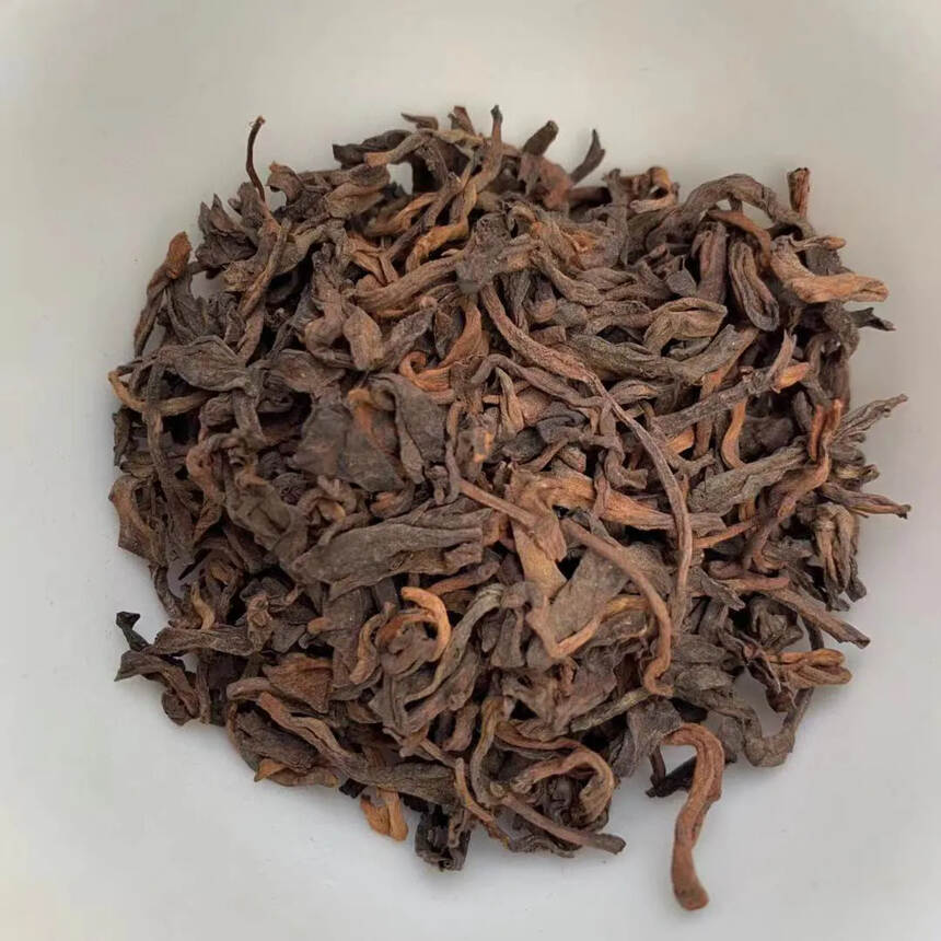 分享一波班盆
04年班盆古树纯料发酵熟茶，就是好喝。