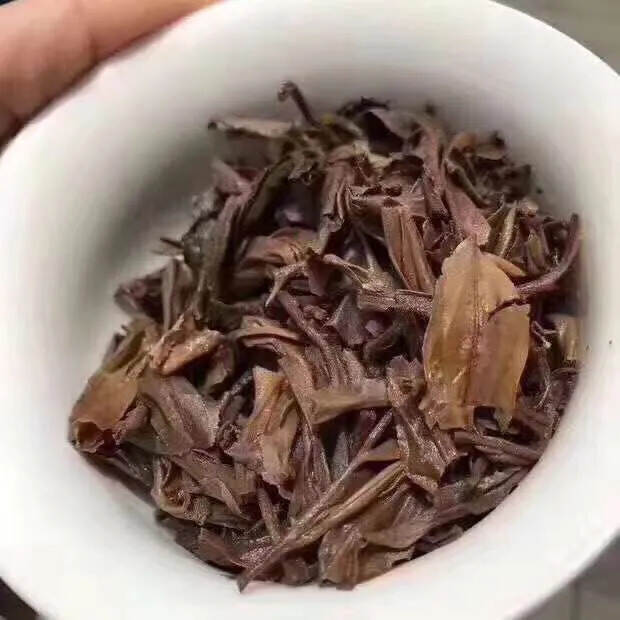 90年代中茶牌勐海茶区8582青饼蓝印，早期瑞荣茶厂