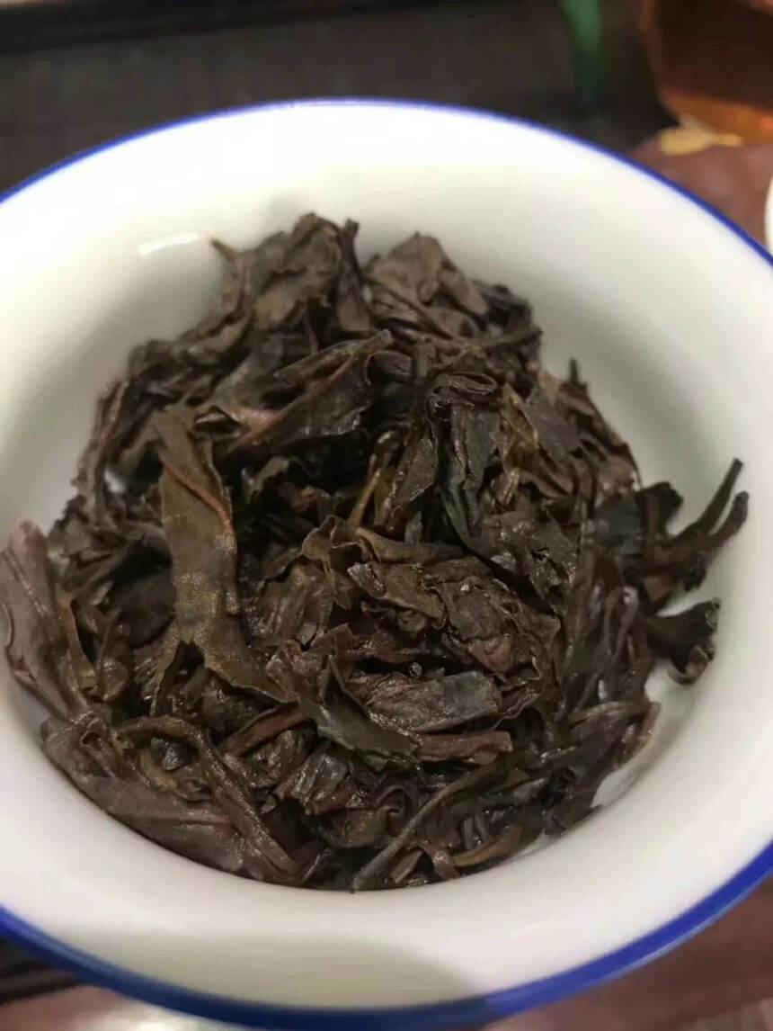 2000年易武200克饼茶 汤水厚度较好,入口醇厚香