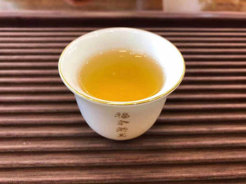 福今茶业
2022年布朗精品青饼
选用勐海县布朗山生