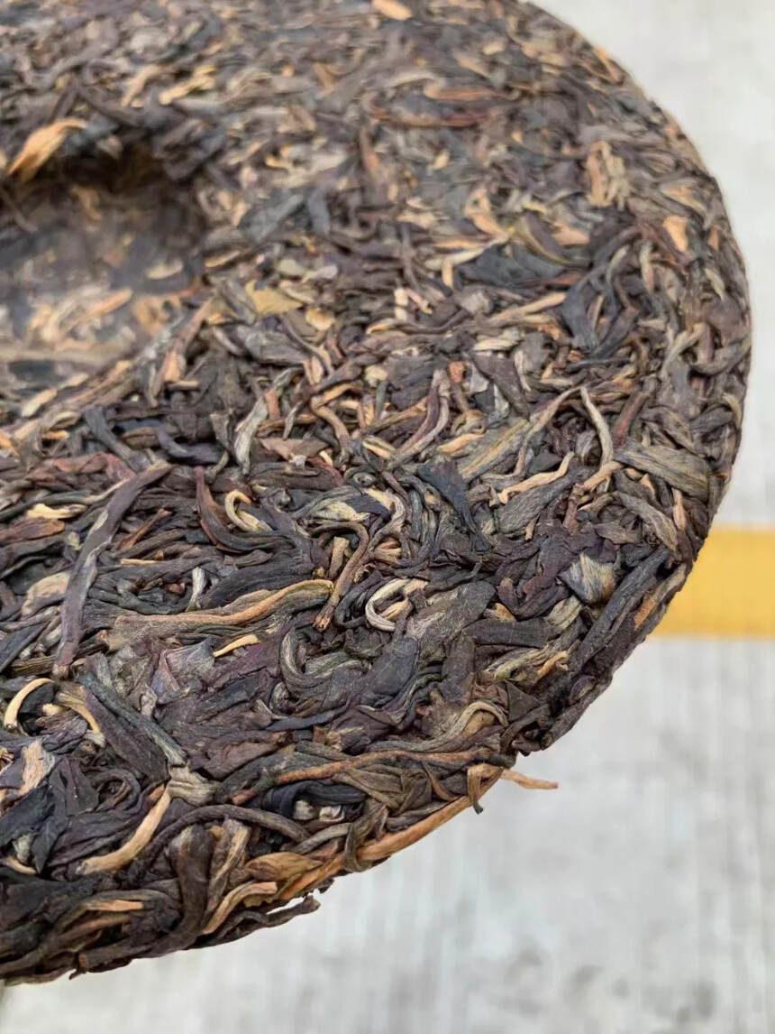 高性价比布朗生茶
2012年兴海茶厂的布朗大树10周
